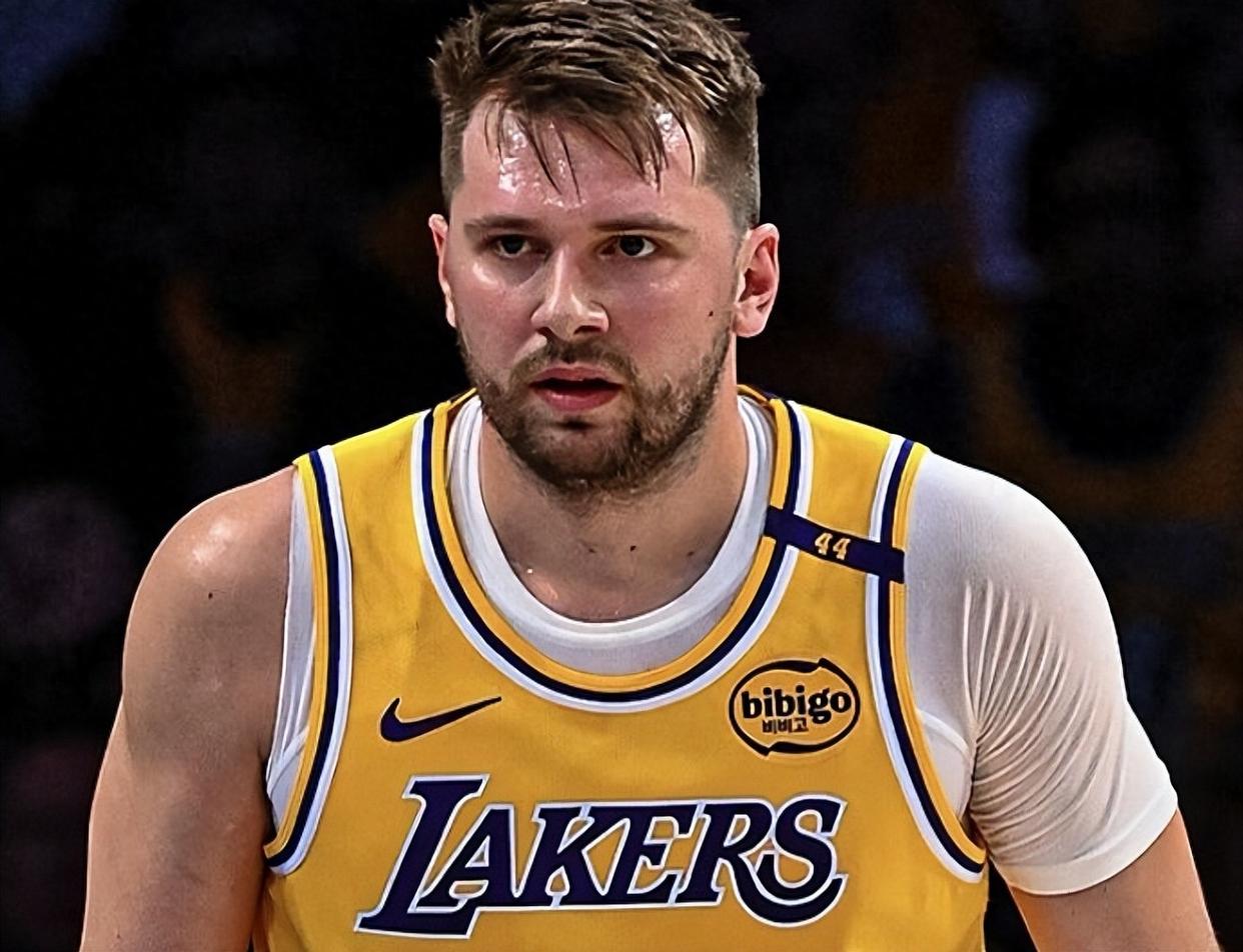 九游电脑版-科维托娃焦点对战，塔图姆与80激战加拿大队分钟，刷新纪录胜负难料！热度持续攀升的简单介绍