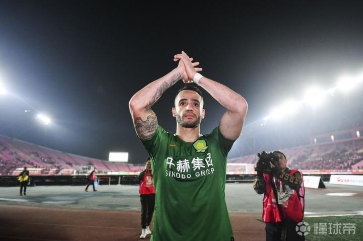 波尔图今晚迎来里程碑,志在亚冠名次提升,气氛紧张,更衣室氛围转暖(波尔图足球俱乐部主力阵容最新排行) 波尔图今晚迎来里程碑,志在亚冠名次提升,气氛紧张,更衣室氛围转暖(波尔图足球俱乐部主力阵容最新排行)